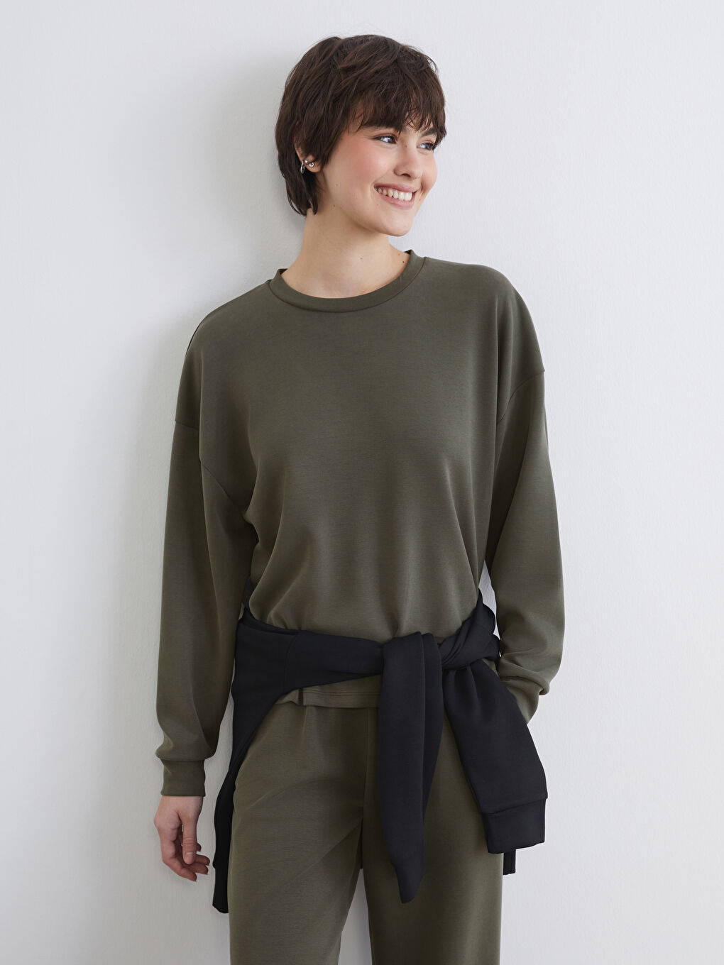 Haki Bisiklet Yaka Soft Touch Kadın Sweatshirt