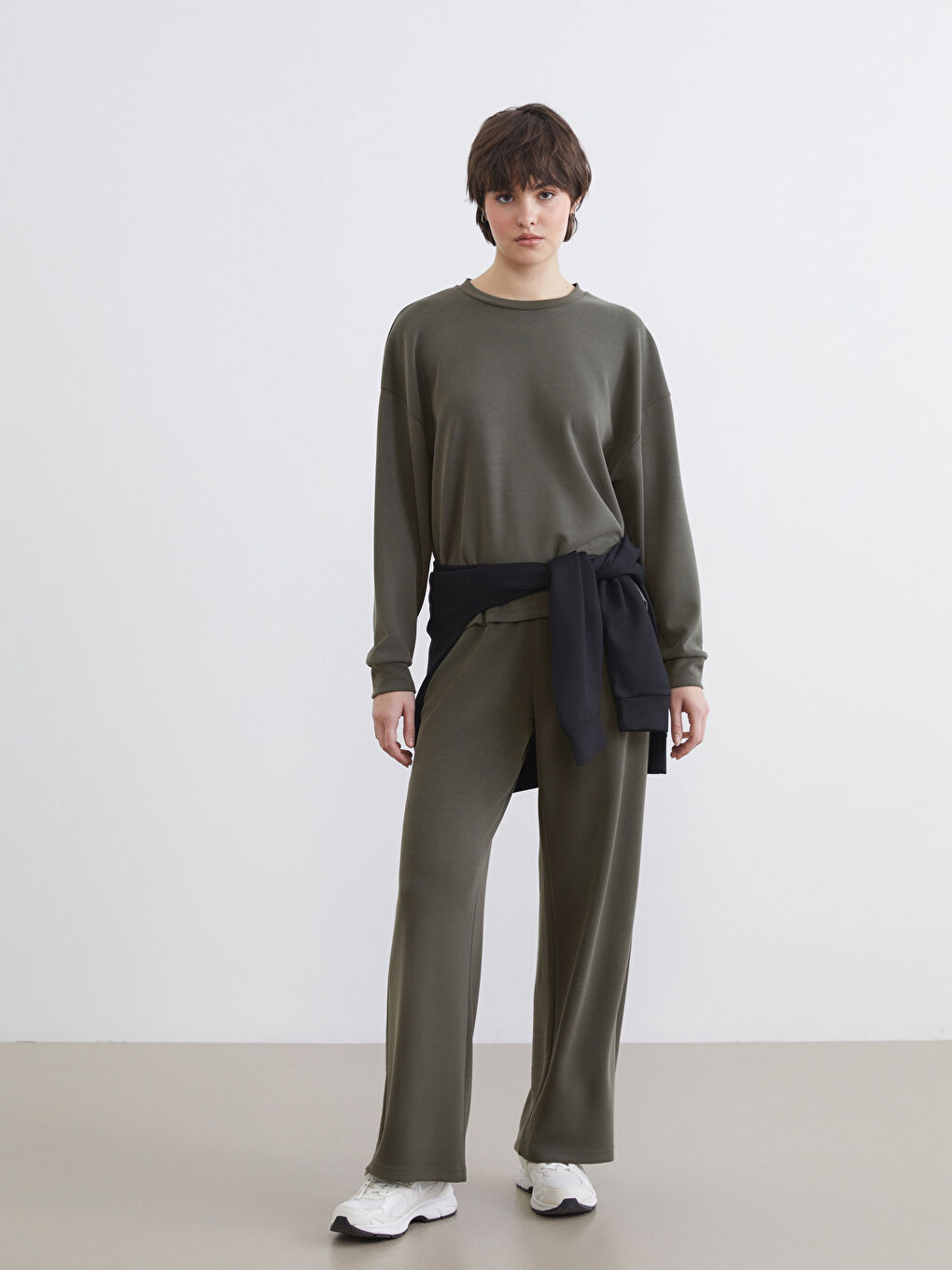 Haki Bisiklet Yaka Soft Touch Kadın Sweatshirt-1