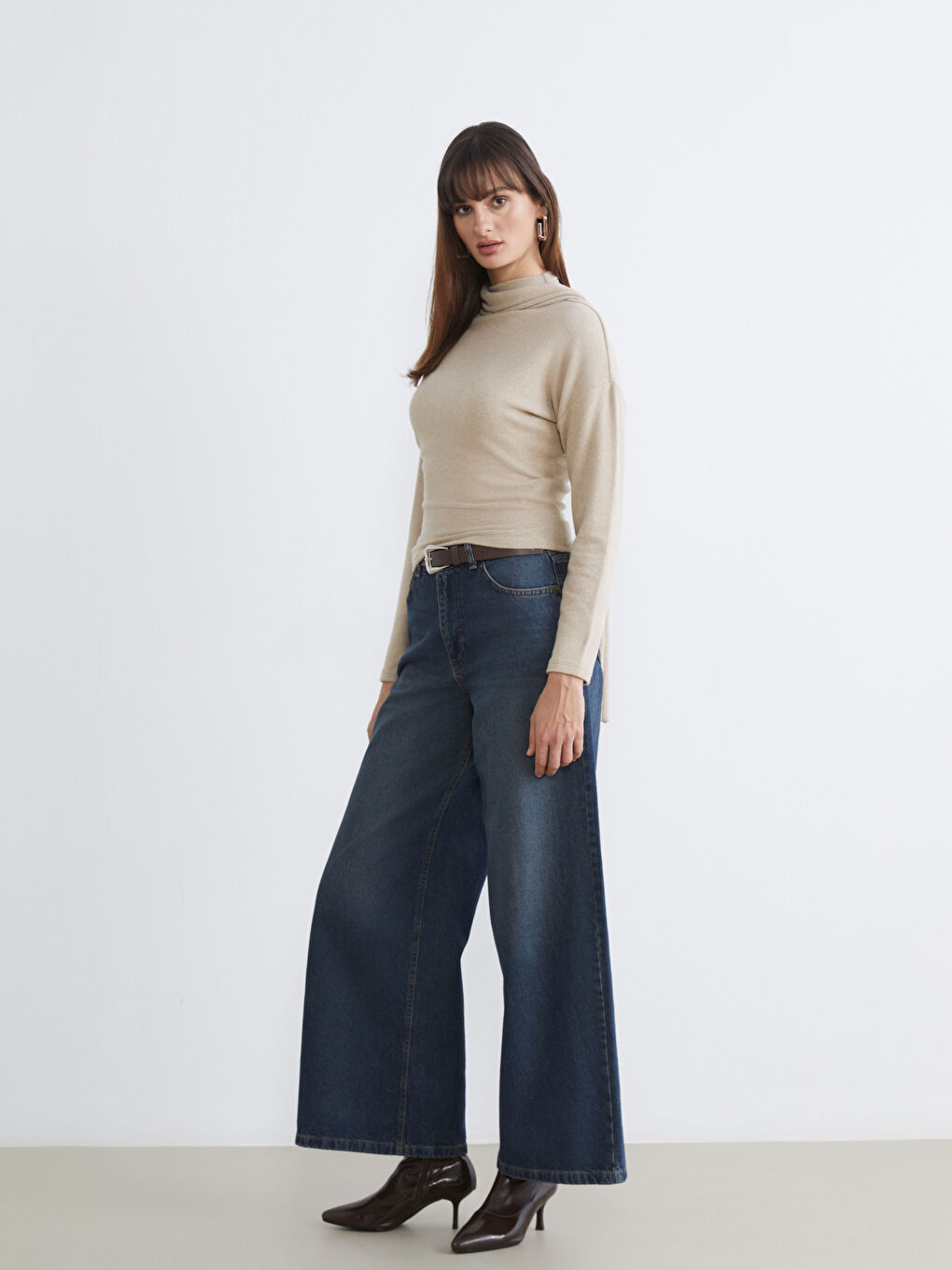 биік жағалы әйелдерге арналған футболка-1