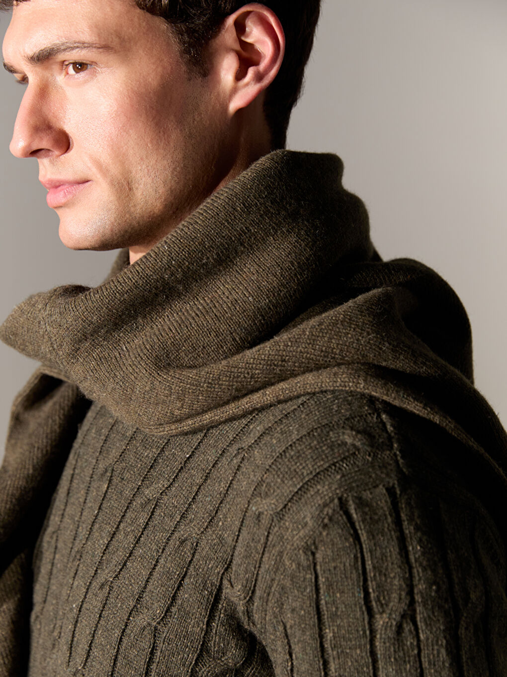 Cable-Knit Crewneck Sweater for Men-2