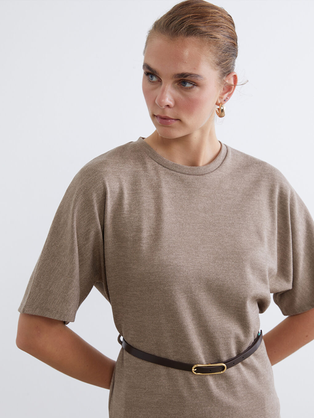 Bluza sa okruglim izrezom i kaišem