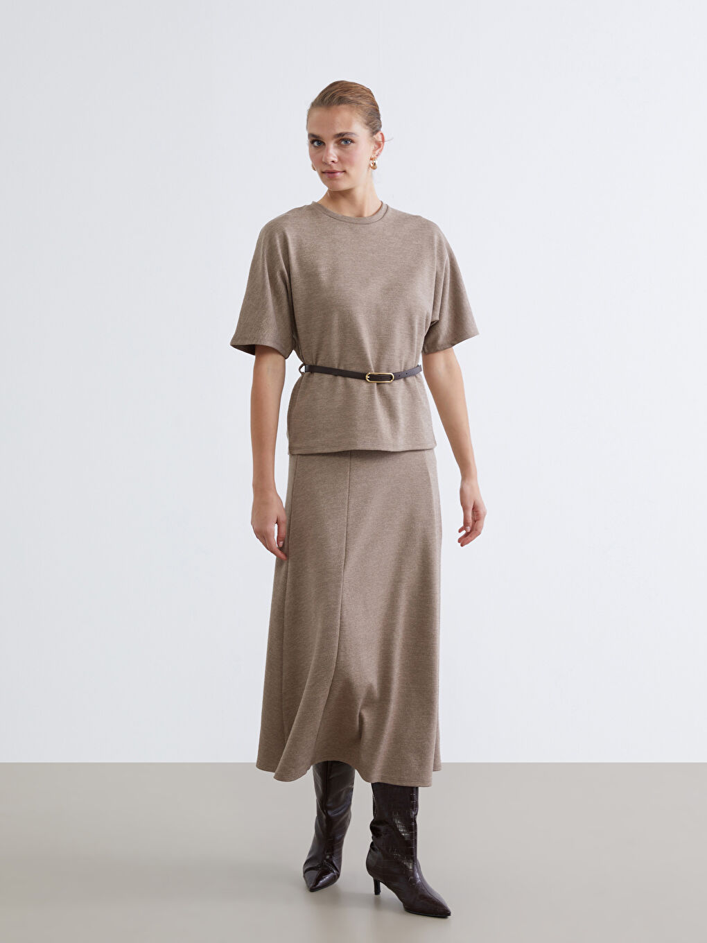 Bluza sa okruglim izrezom i kaišem-1