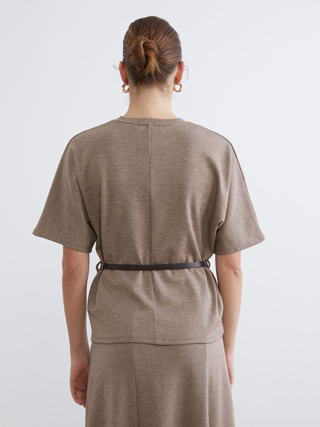 Bluza sa okruglim izrezom i kaišem-3