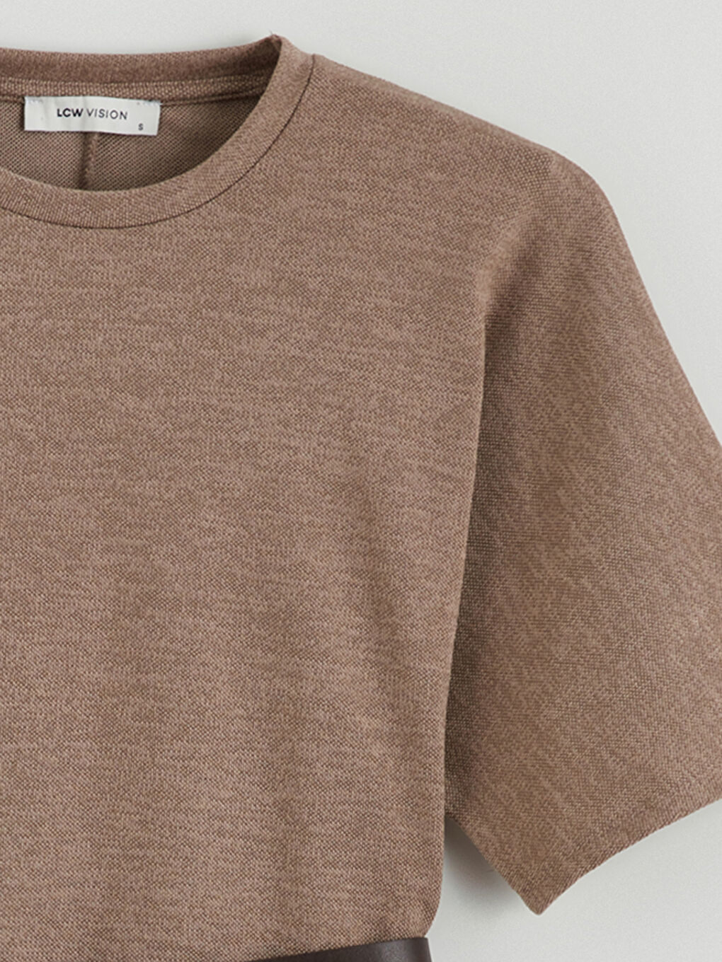 Bluza sa okruglim izrezom i kaišem-5