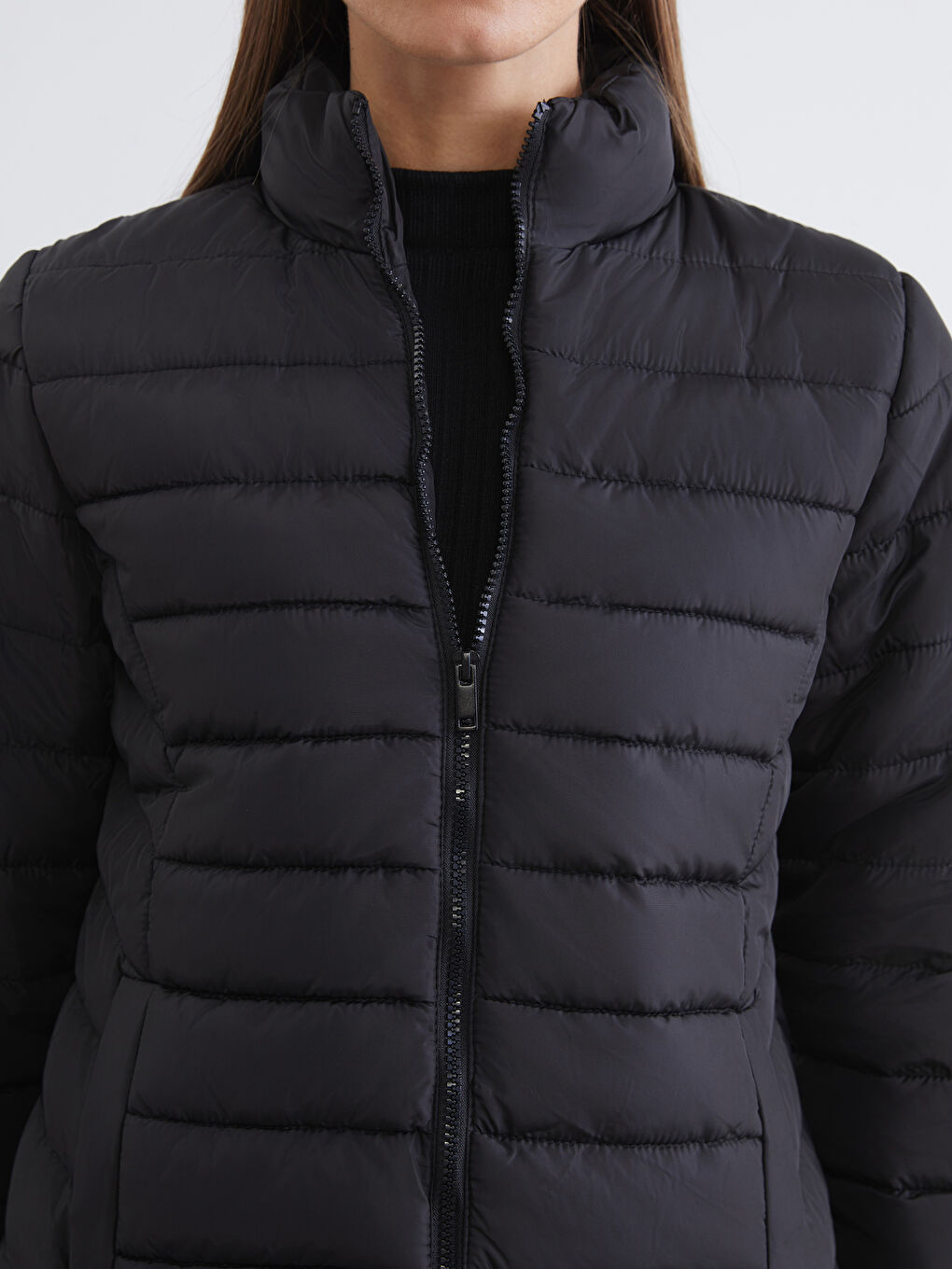 Siyah Dik Yaka Kapitone Kadın Şişme Mont-2