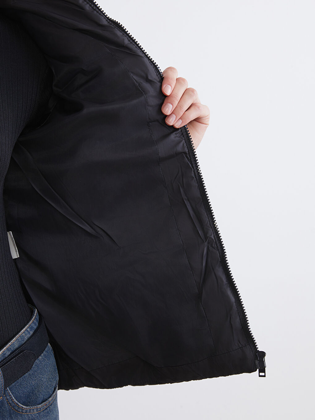 Siyah Dik Yaka Kapitone Kadın Şişme Mont-3