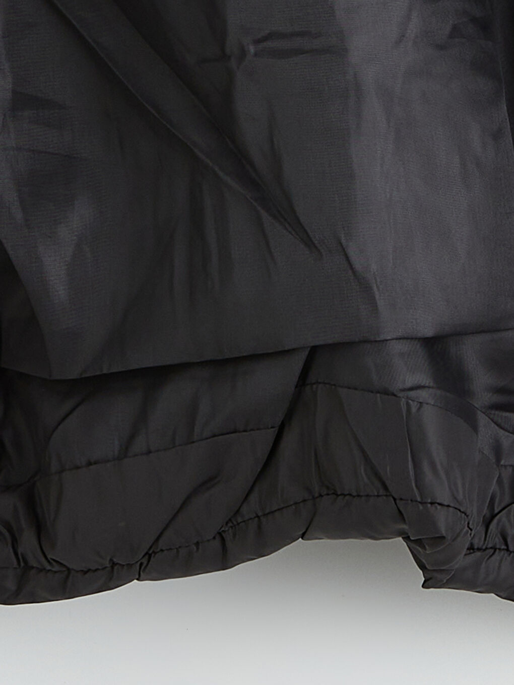 Siyah Dik Yaka Kapitone Kadın Şişme Mont-7