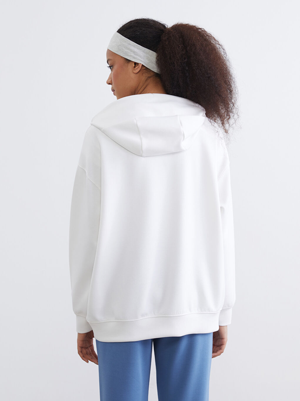 Beyaz Kanguru Cepli Kadın Hoodie-3