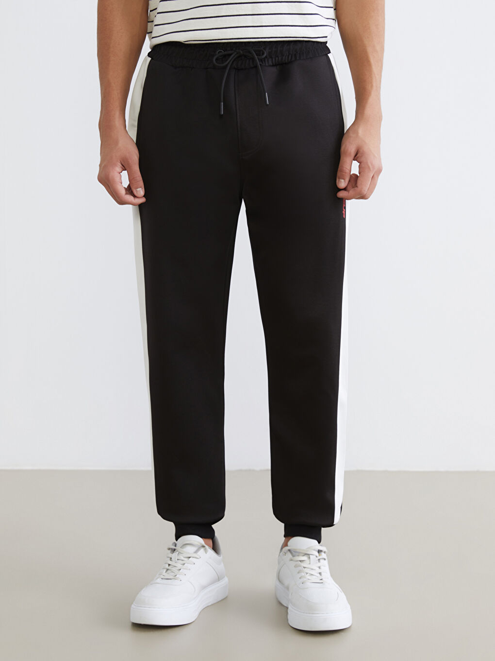 Elastic Waist Printed Men's Jogger Sweatpants-1