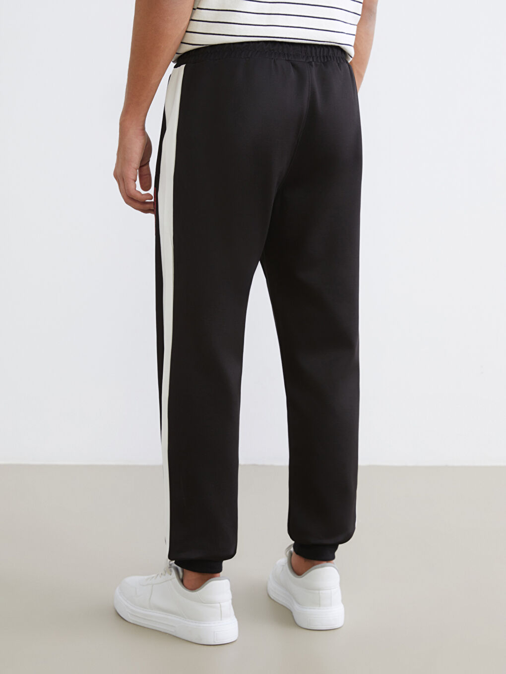 Elastic Waist Printed Men's Jogger Sweatpants-3