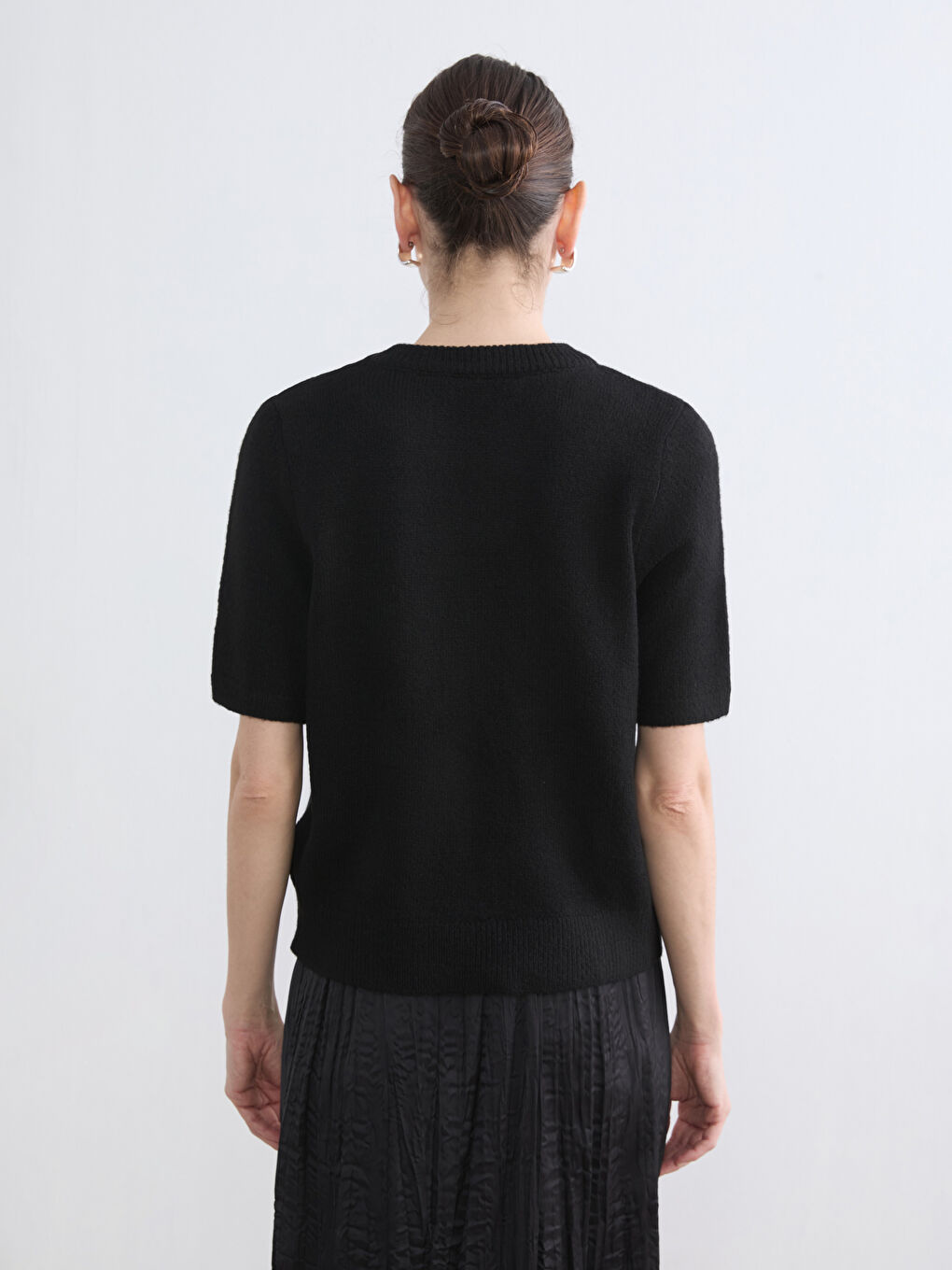 Siyah Bisiklet Yaka Taşlı Kadın Triko Kazak-3