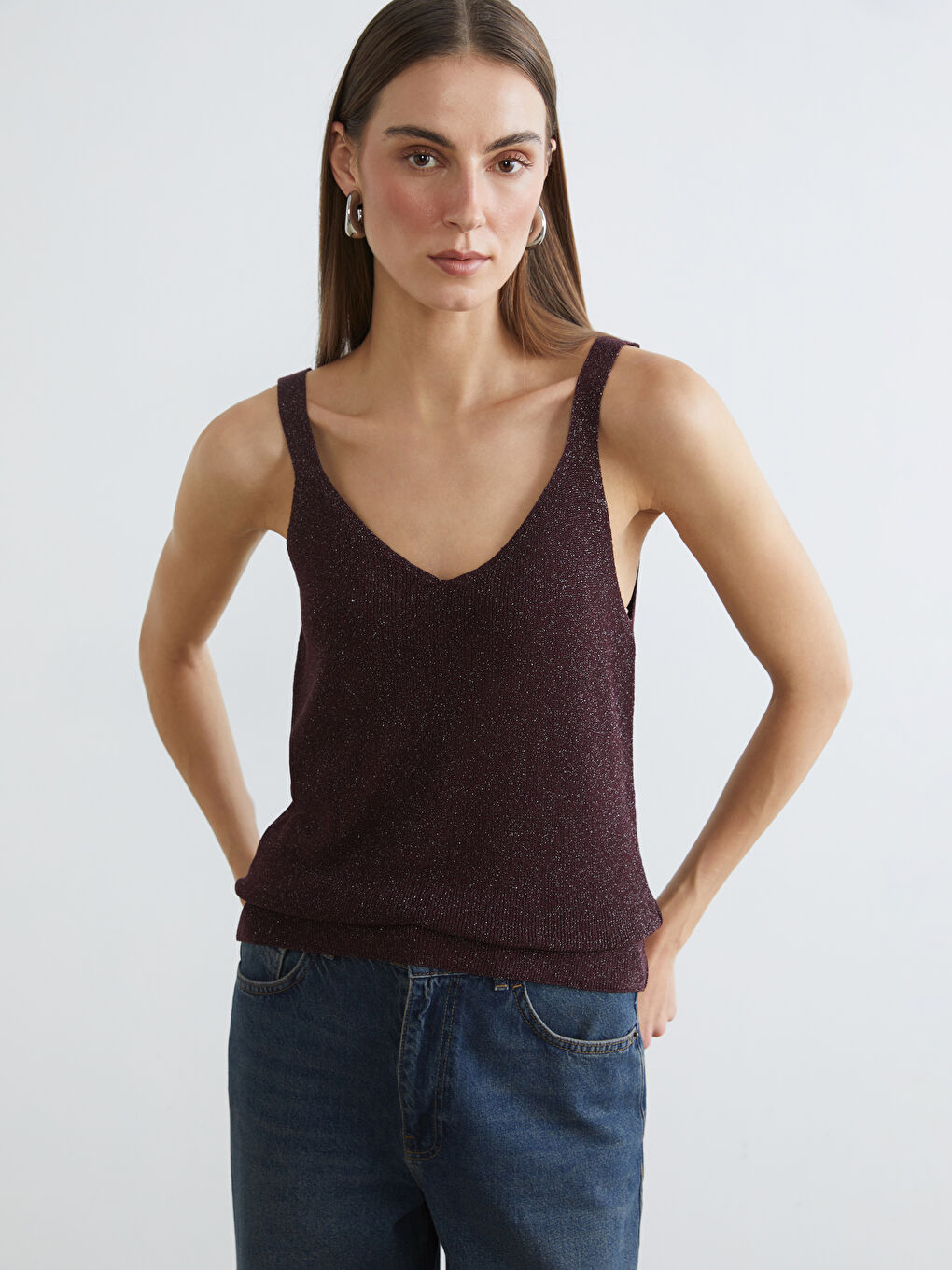 Bordo V Yaka Parlak Görünümlü Kadın Triko Atlet