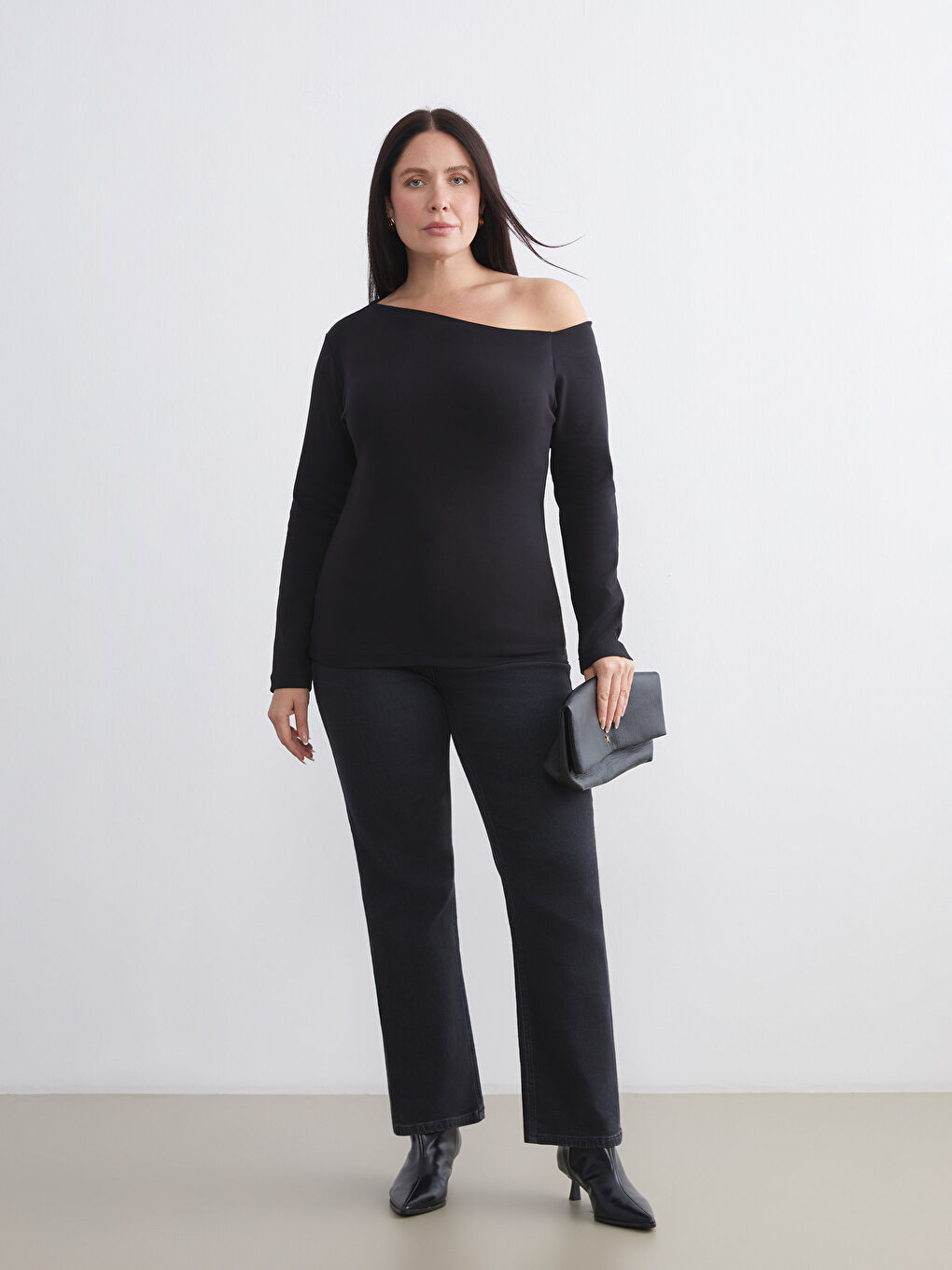 Siyah Kayık Yaka Bluz-1