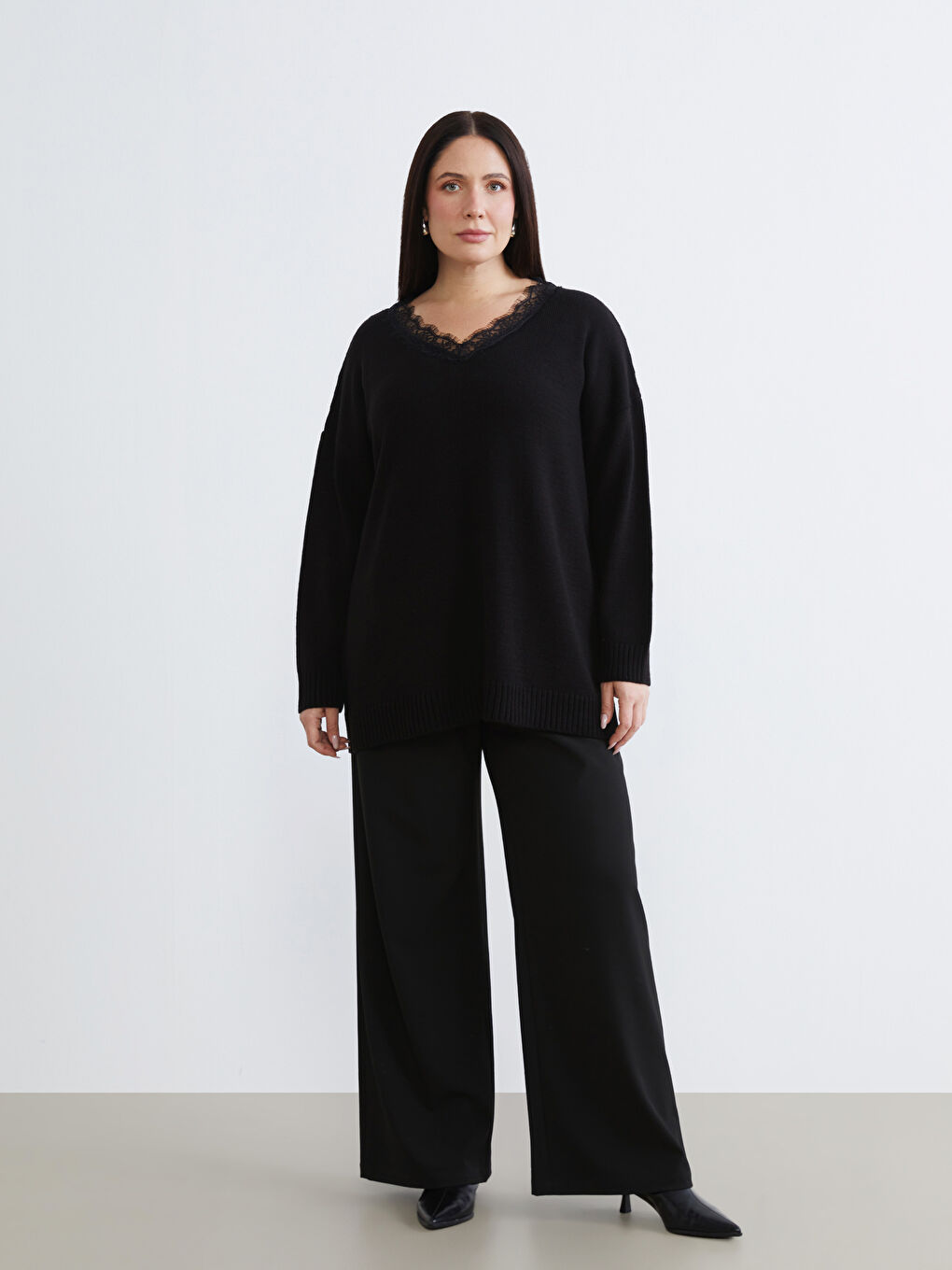 Siyah Büyük Beden Dantel Detaylı Kadın Triko Kazak-2