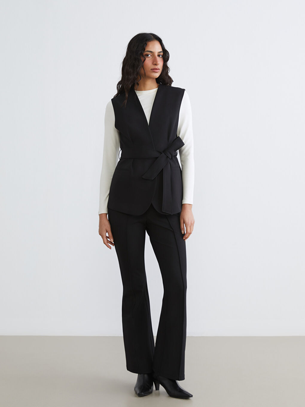 عەزی کەمەر ڕه‌ش ژن-1