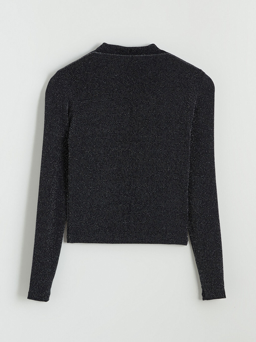 Siyah Dik Yaka Parlak Görünümlü Bluz-4