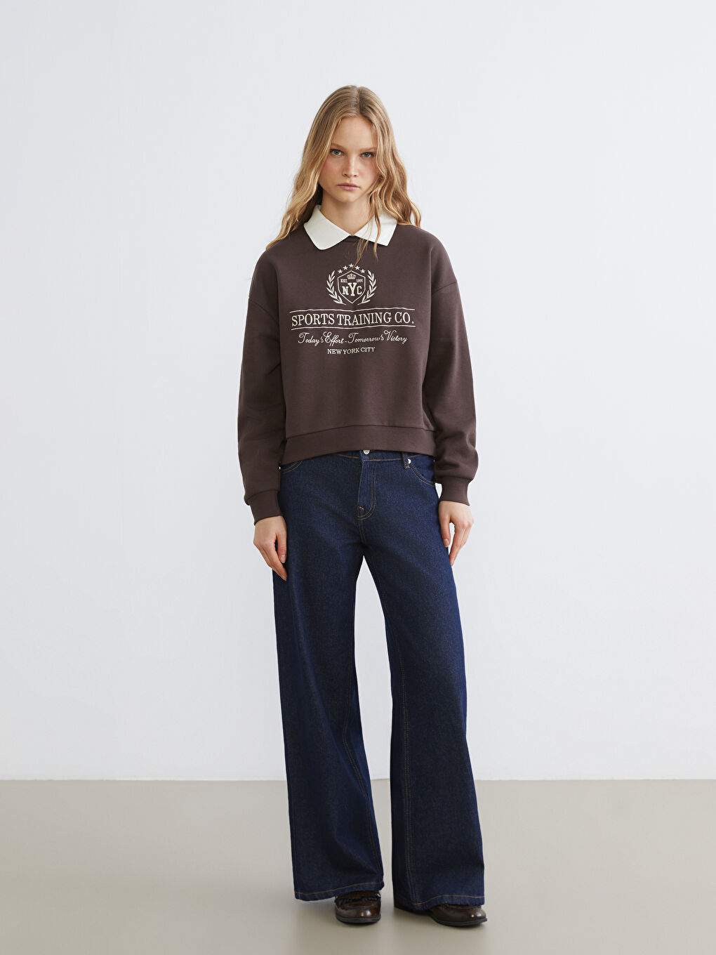 Kahverengi New York Nakışlı Kadın Kalın Sweatshirt-1