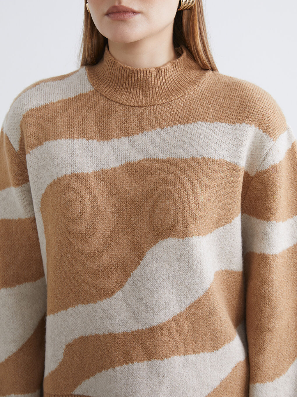 Bej Yarım Balıkçı Yaka Desenli Kadın Triko Kazak-2