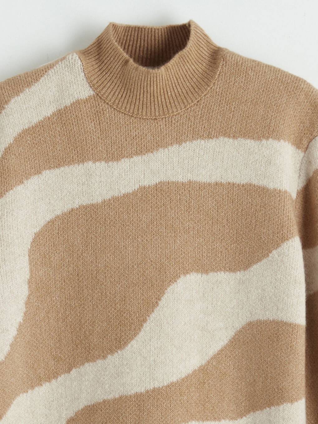 Bej Yarım Balıkçı Yaka Desenli Kadın Triko Kazak-5