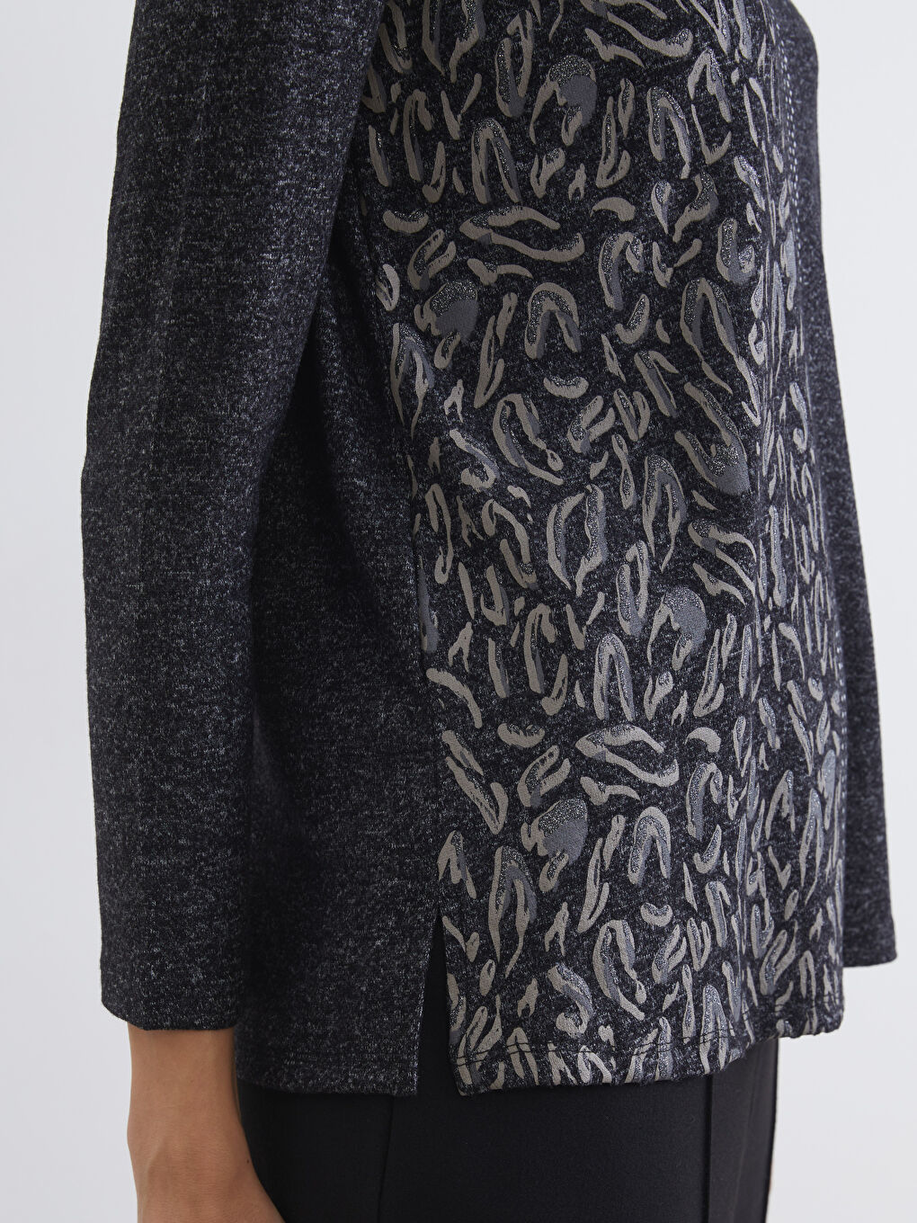 Siyah Bisiklet Yaka Desenli Bluz-2