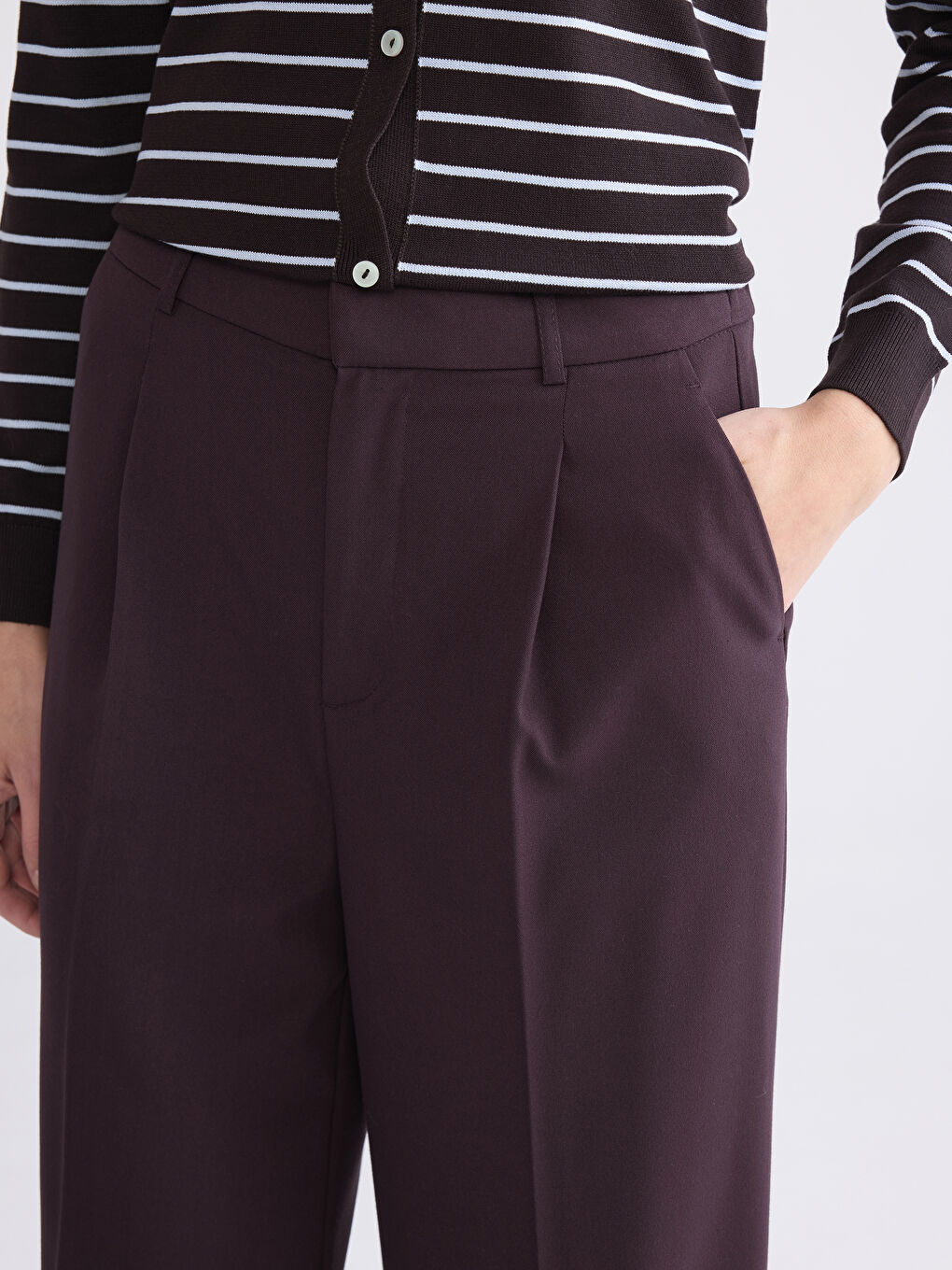 Bordo Loose Fit Geniş Paça Kadın Pileli Pantolon-2