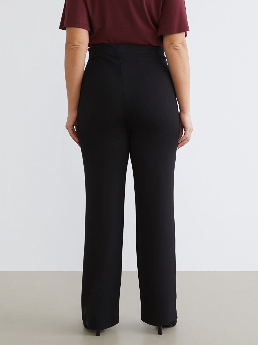 Siyah Büyük Beden Beli Lastikli Kadın Pantolon-3