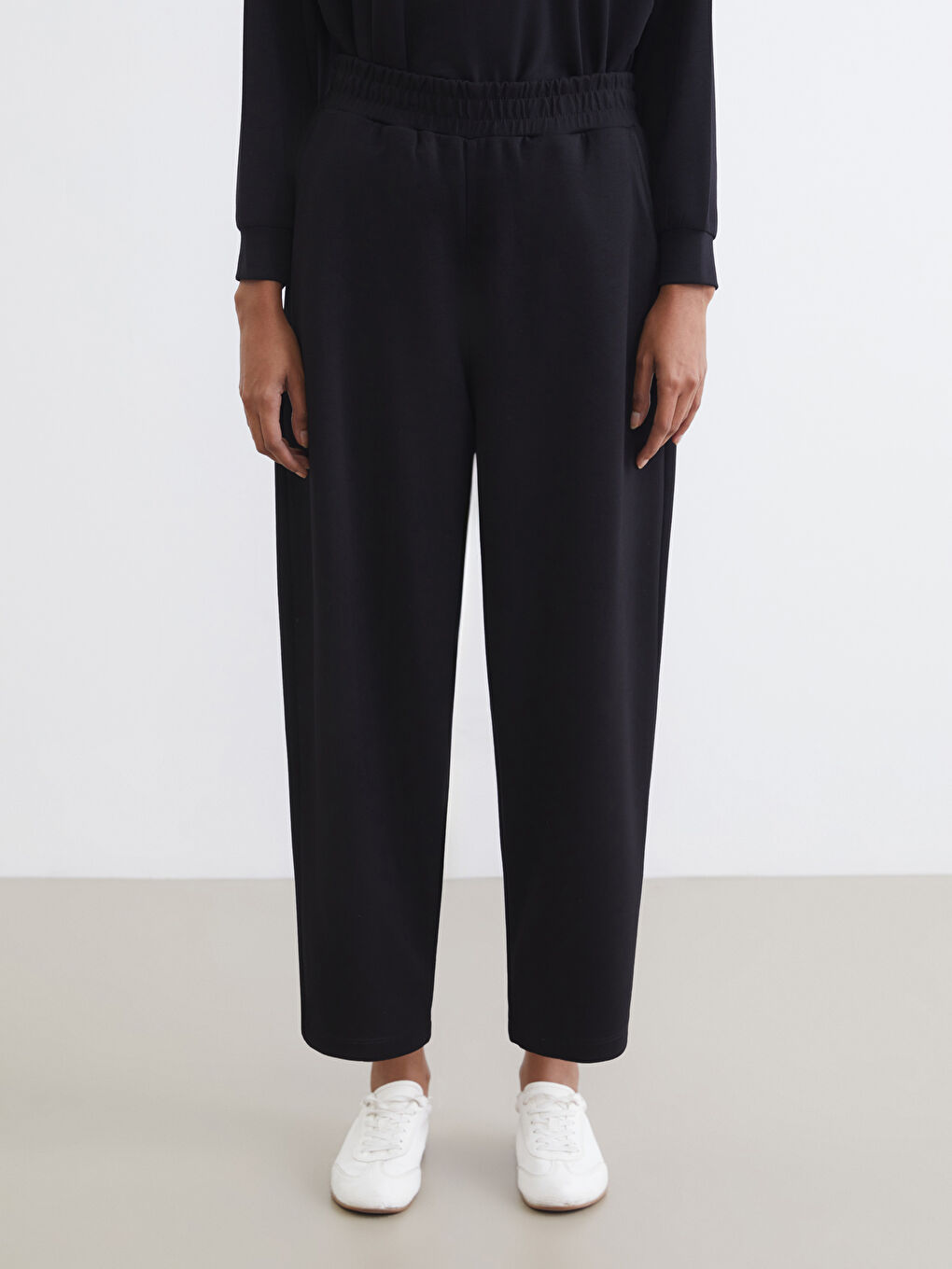 Siyah Beli Lastikli Kadın Eşofman Altı-1