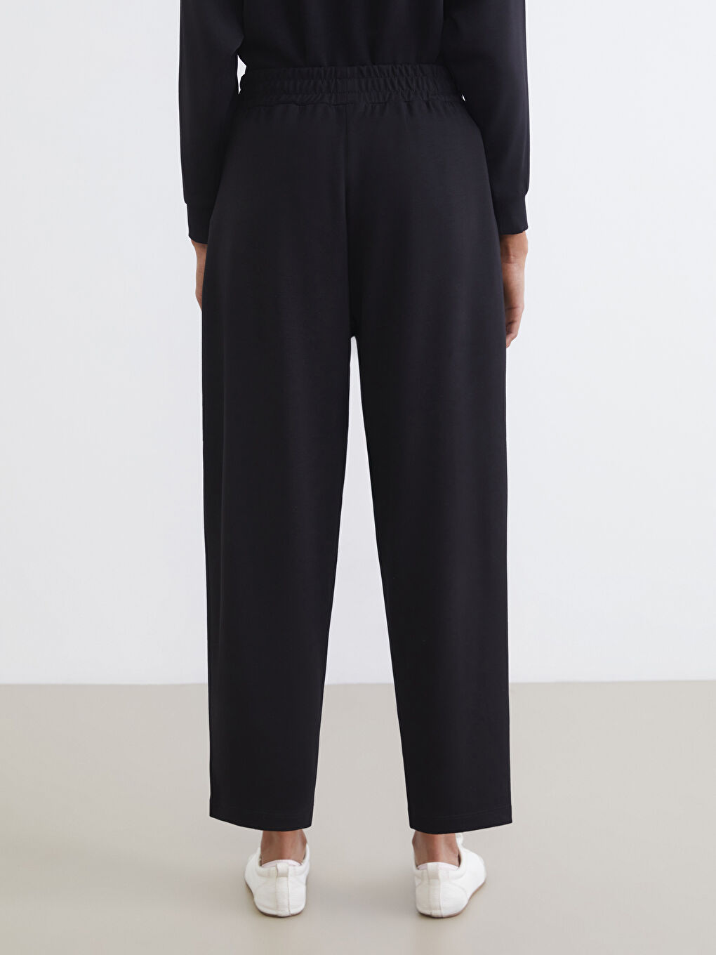 Siyah Beli Lastikli Kadın Eşofman Altı-3