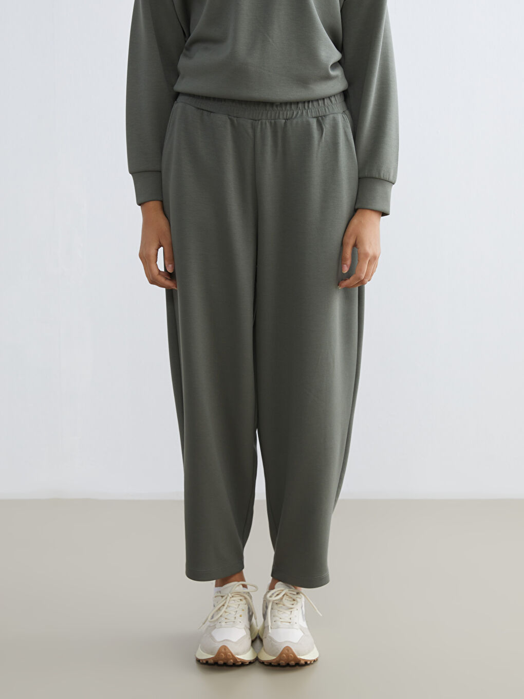 Haki Beli Lastikli Kadın Eşofman Altı-1