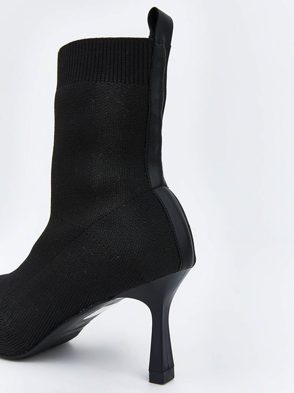 Siyah Süet Görünümlü Kadın Topuklu Bot-3