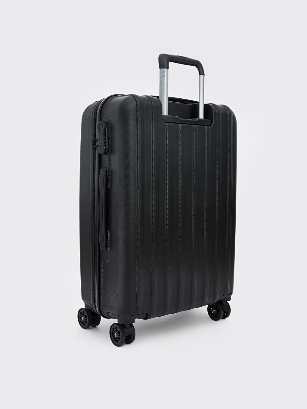 Siyah Kilit Detaylı Büyük Boy Valiz-1