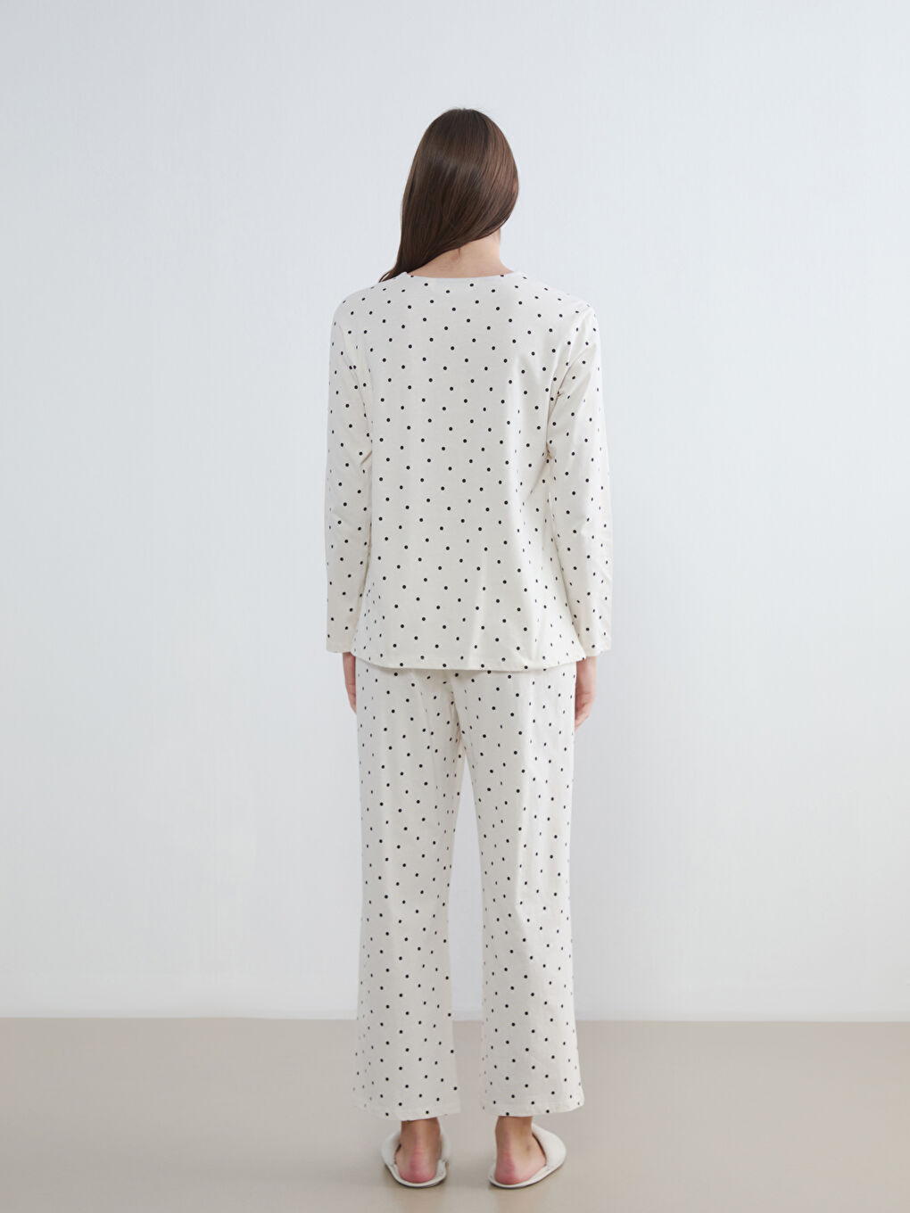 әйелдерге арналған v жағалы горошекпен пижама жинағы-3