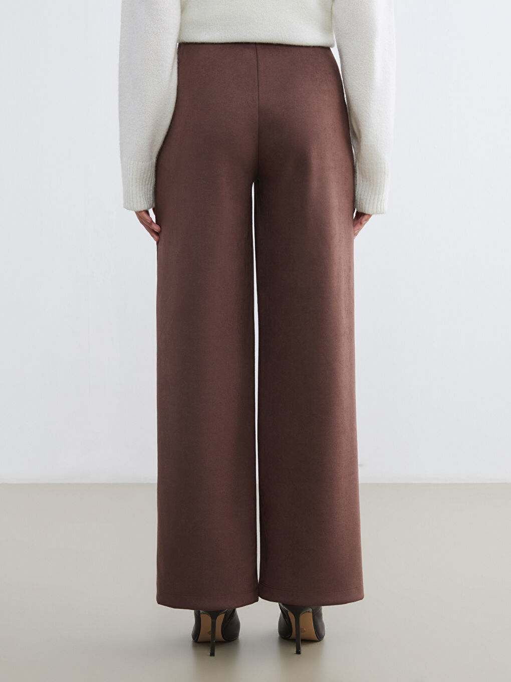Kahverengi Standart Fit Kadın Süet Görünümlü Pantolon-3