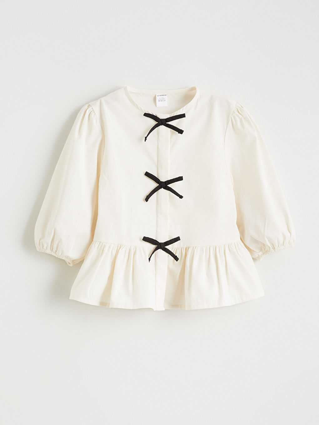 Ekru Bisiklet Yaka Fiyonk Detaylı Kız Bebek Gömlek