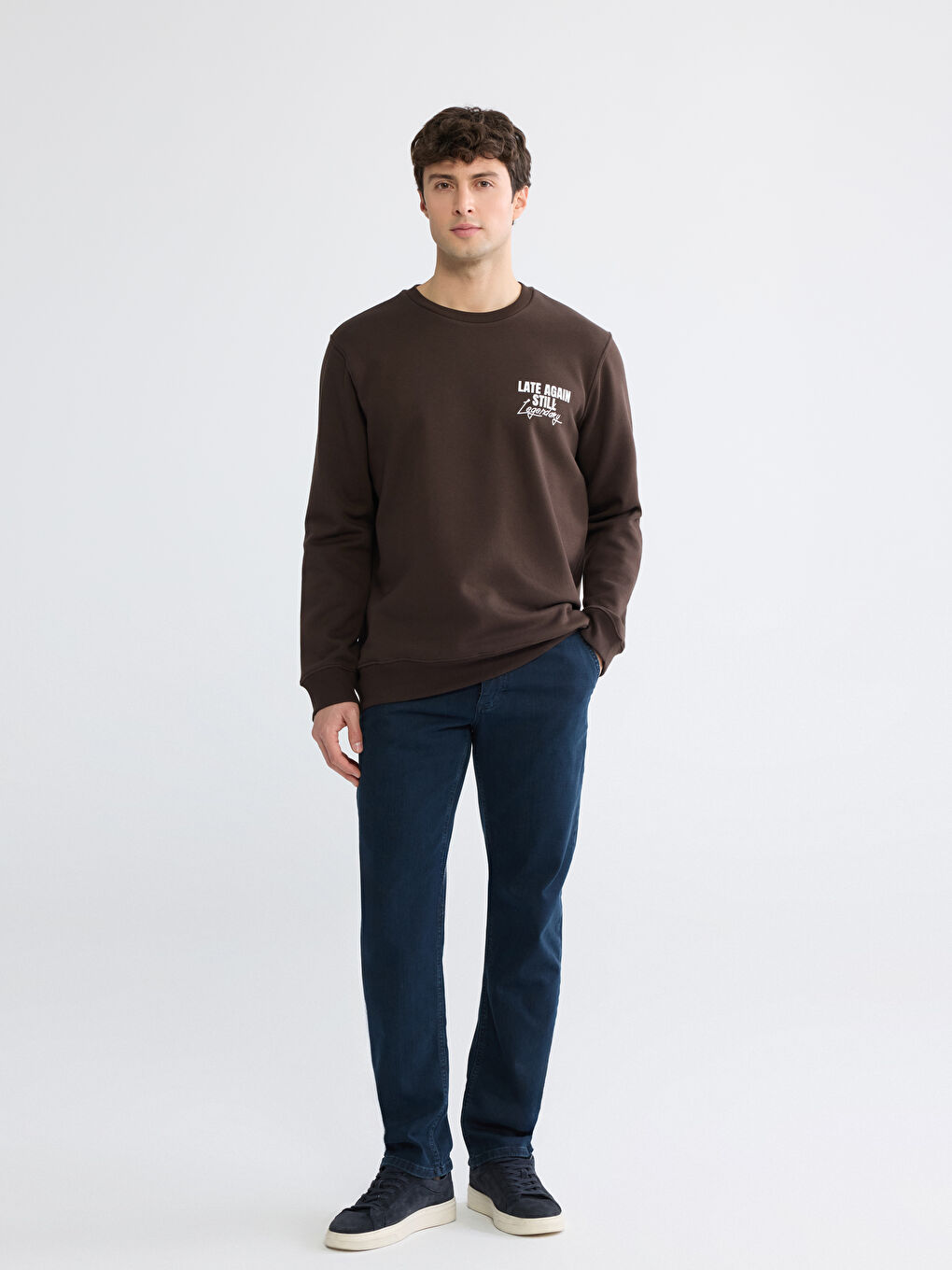 سويتشيرت رجالي برقبة دائرية ومطبوع.-1