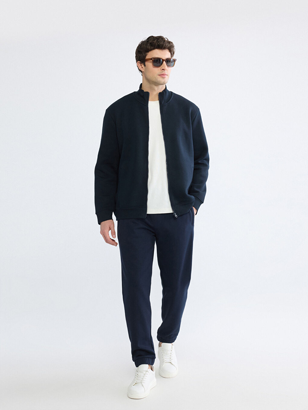 Man NAVY Zip-Up Sweatshirt