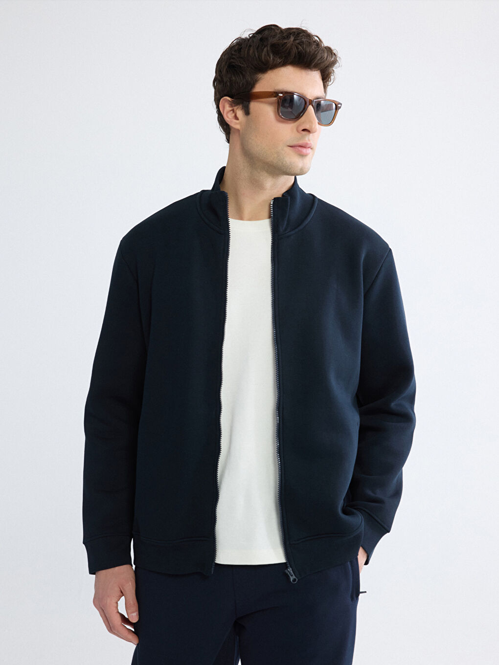 Man NAVY Zip-Up Sweatshirt-1