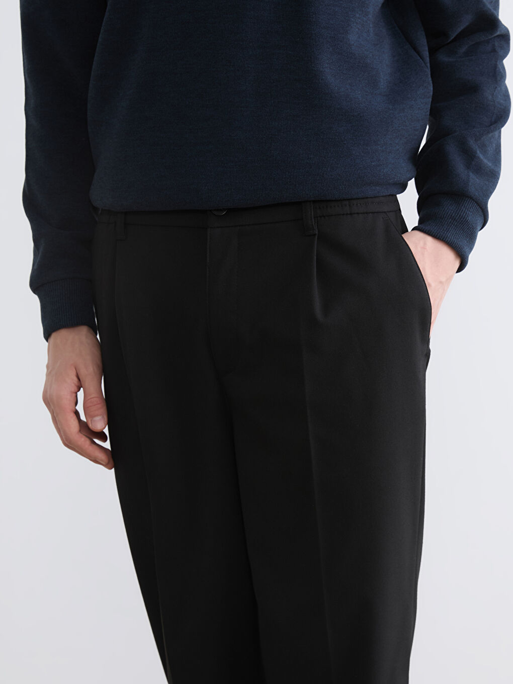 Siyah Rahat Kalıp Erkek Pantolon-2