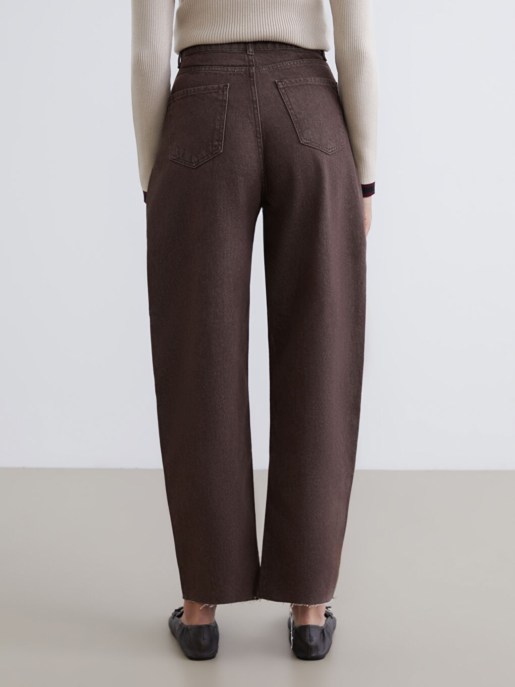 Balloon Fit Women's Jeans-3