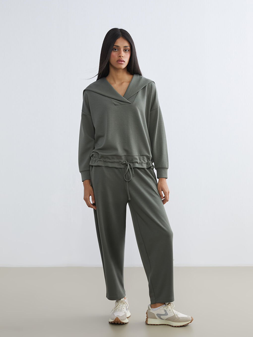 Haki Polo Yaka Oversize Kadın Sweatshirt-1