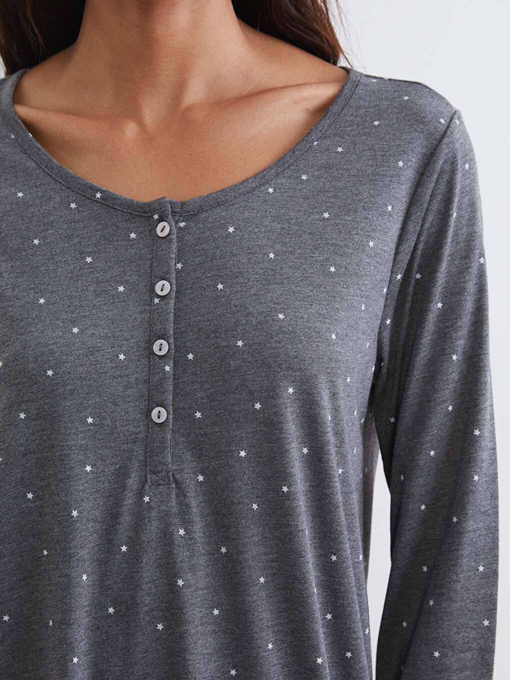 Gri U Yaka Yıldız Desenli Kadın Gecelik-2