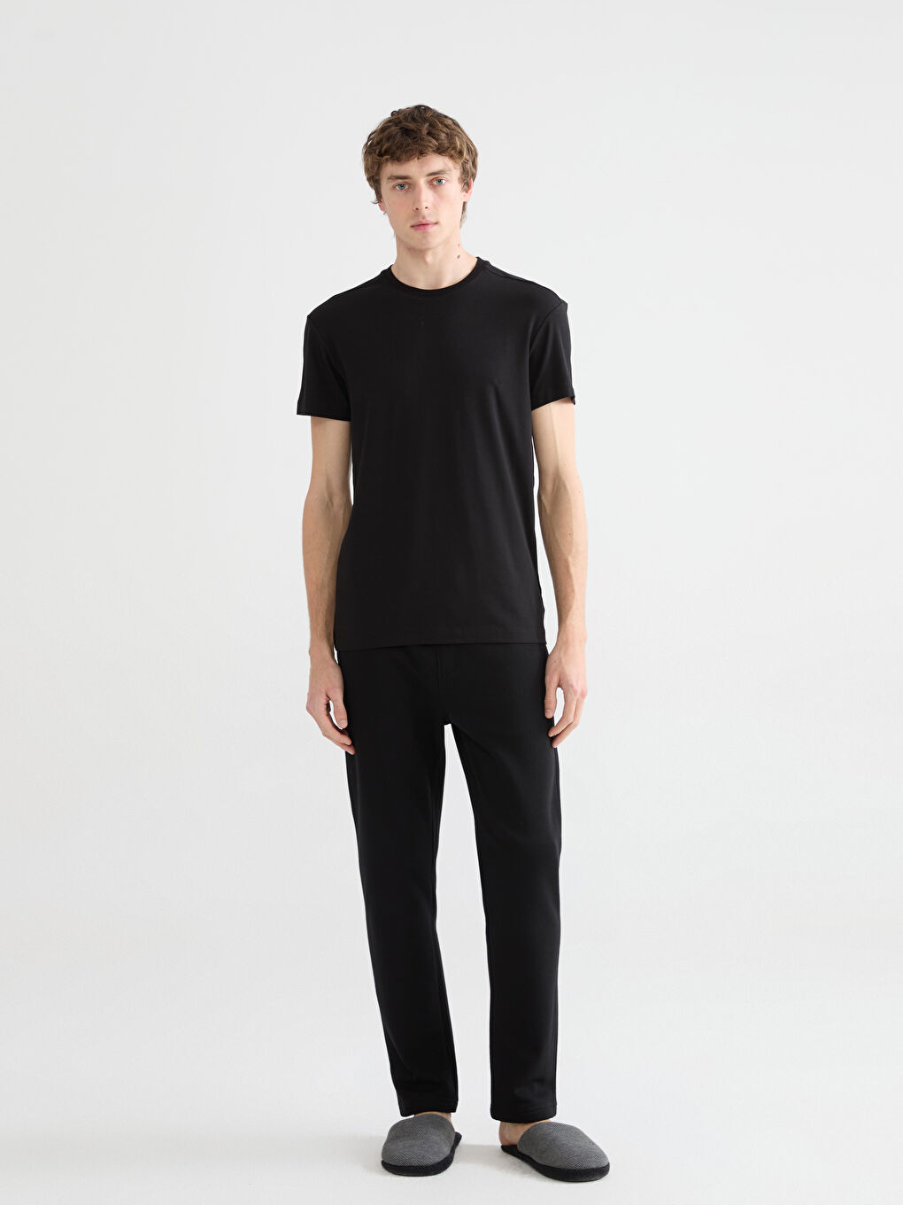 تۆپی بیجامە قۆڵ کورت یه‌خه‌ خڕ بۆ پیاوان-1