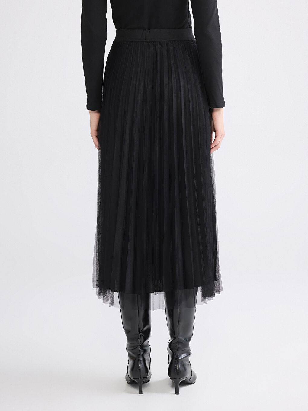 Siyah Beli Lastikli Pileli Etek-7