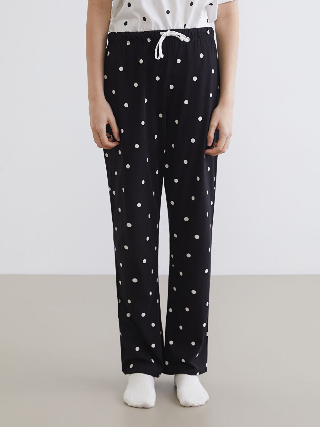 әйелдерге арналған горошекпен серпімді белдік пижама шалбарлары-1