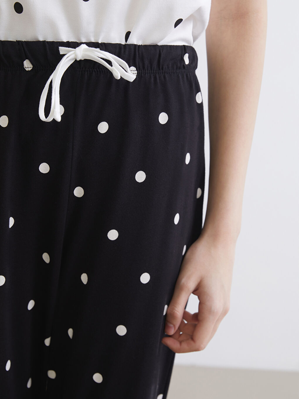 әйелдерге арналған горошекпен серпімді белдік пижама шалбарлары-2