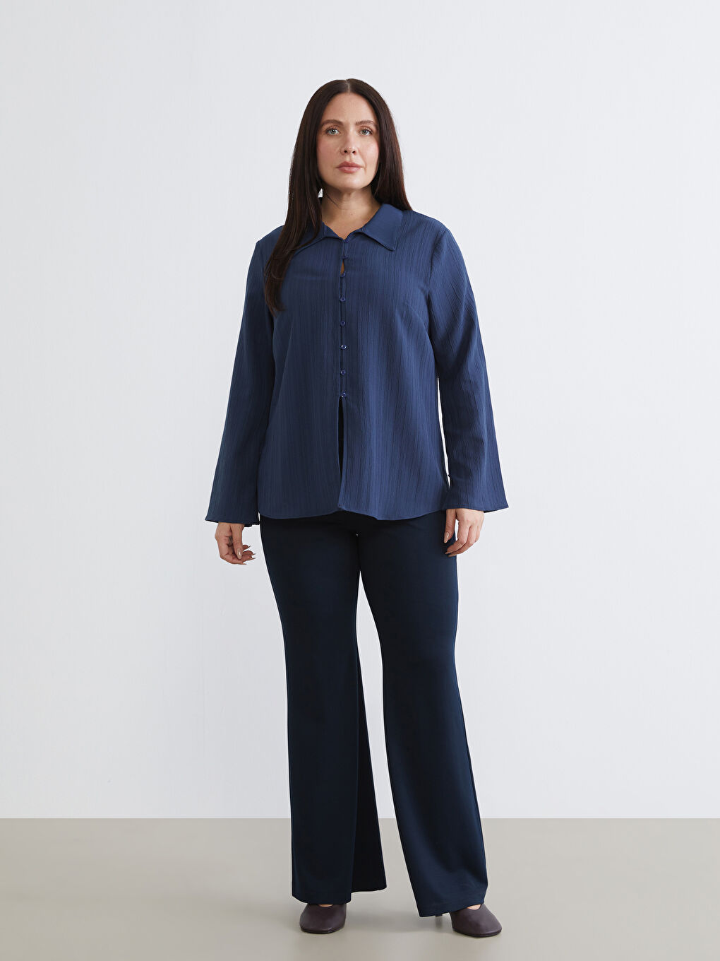 Lacivert Büyük Beden Dokulu Poplin Kadın Gömlek-1