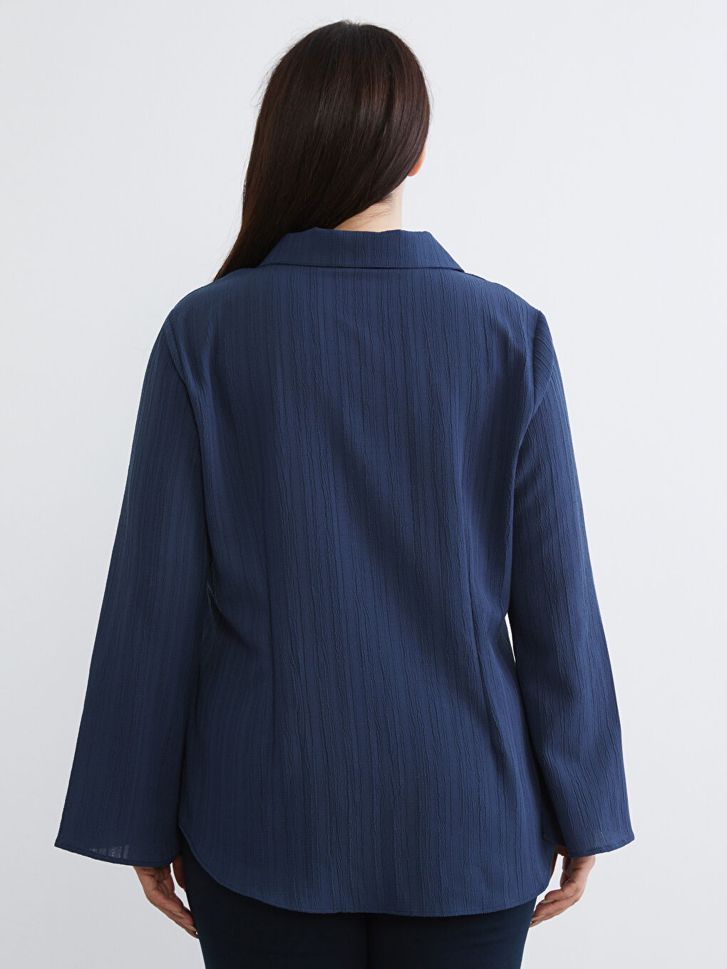 Lacivert Büyük Beden Dokulu Poplin Kadın Gömlek-3