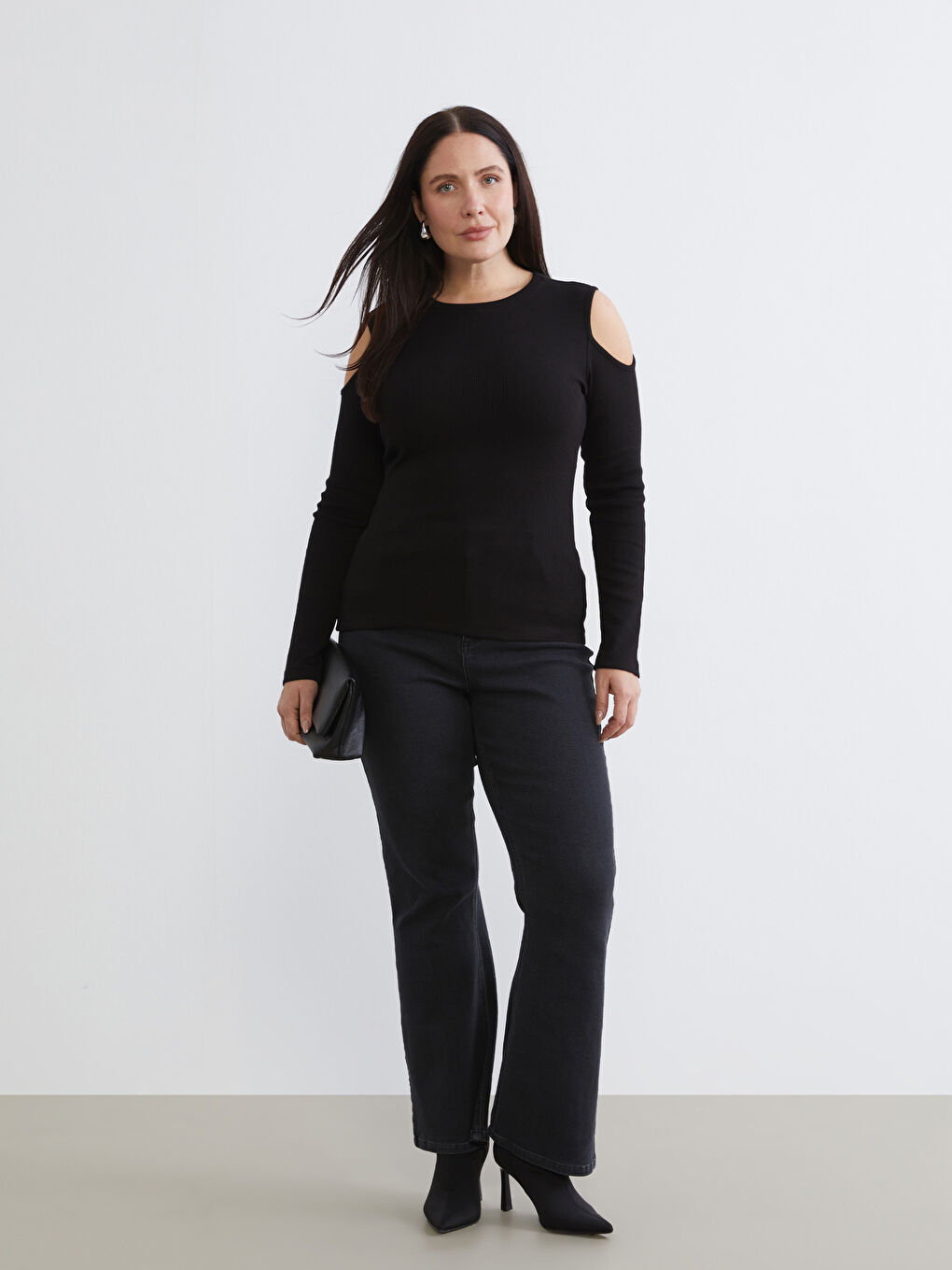 Siyah Büyük Beden Pencere Detaylı Kadın Body-1