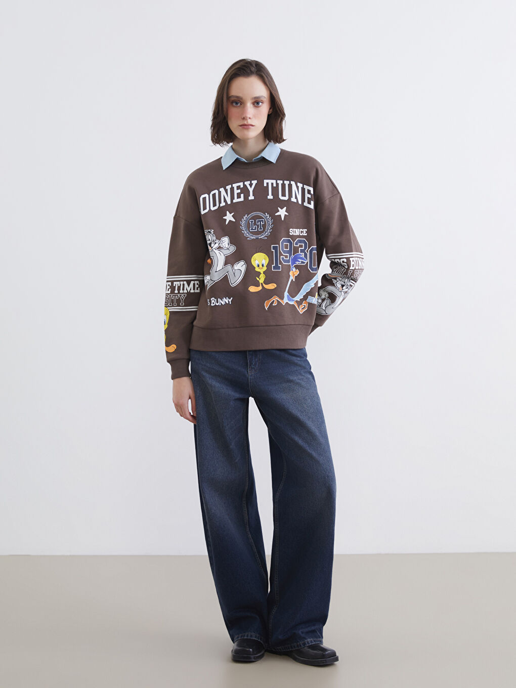 Kahverengi Looney Tunes Baskılı Kadın Kalın Sweatshirt-1