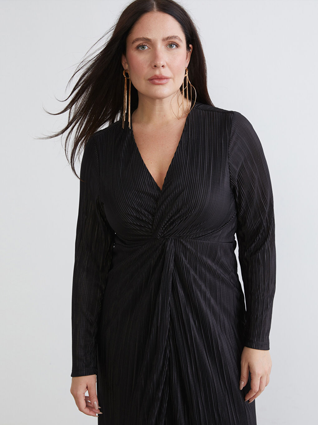 Siyah Kruvaze Yaka Büzgülü Elbise-1